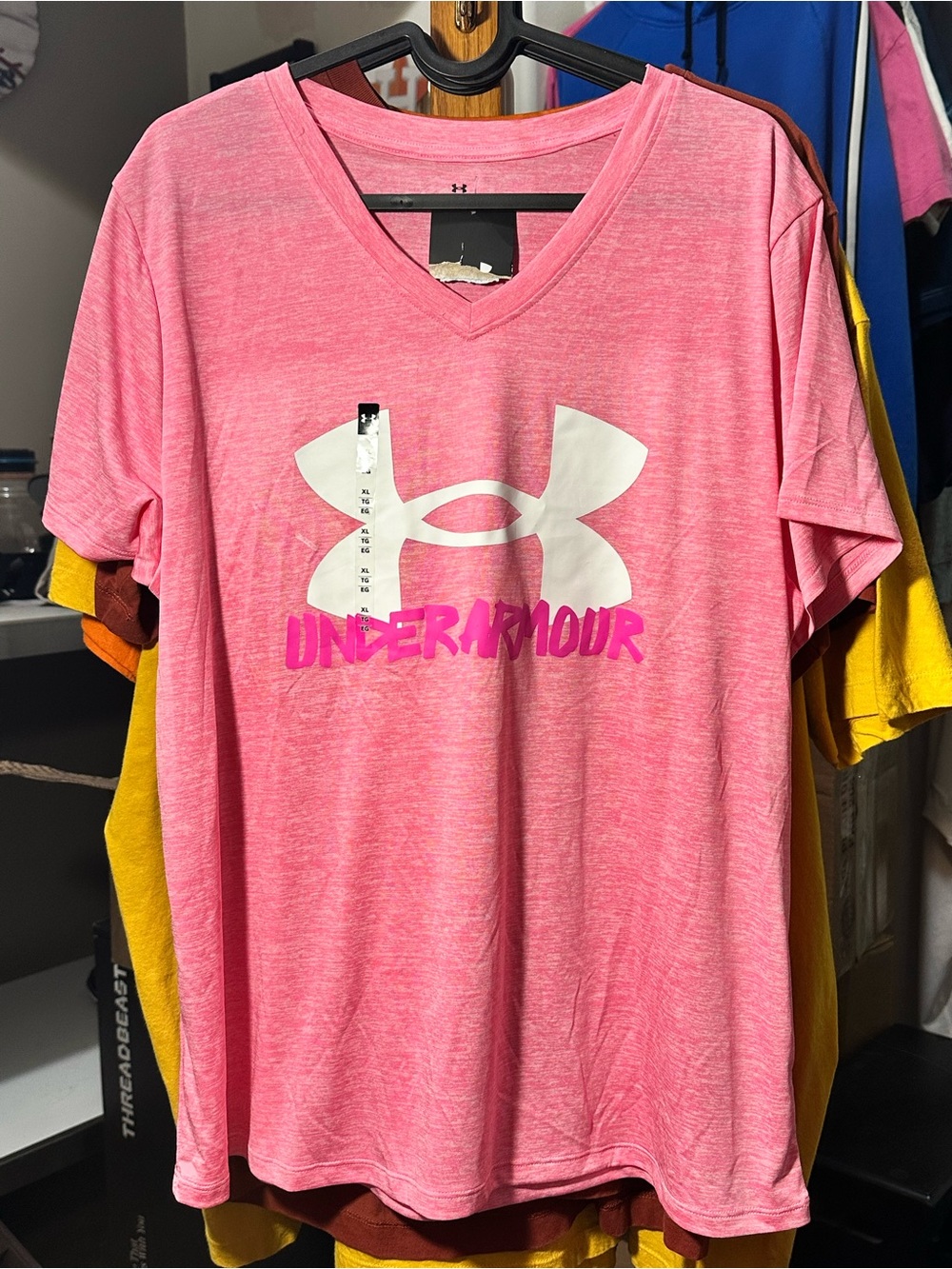 Under Armour Women's Tech Twist Big Logo V-Neck Short Sleeve T-Shirt